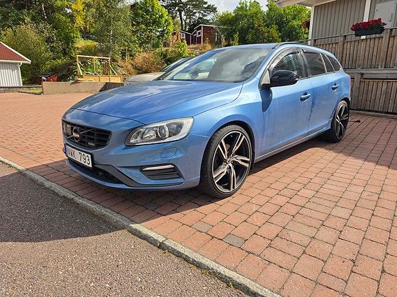 Volvo V60 2 of 12