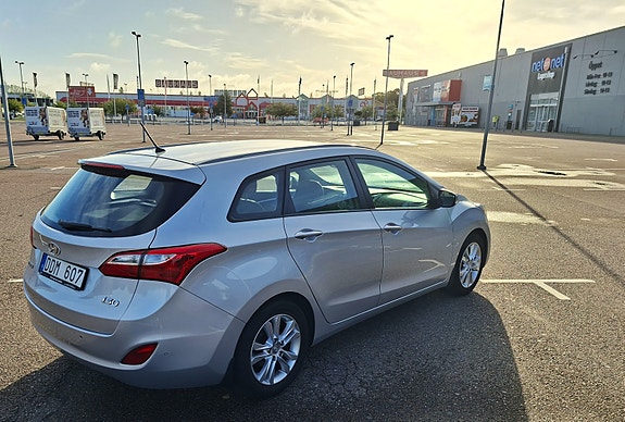 Hyundai i30 3 of 15