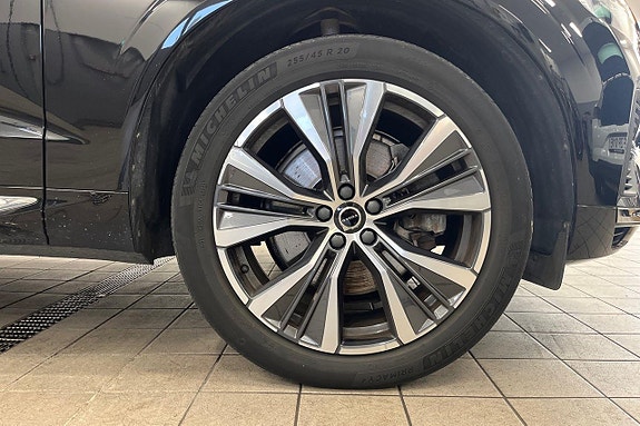 Volvo XC60 11 of 27