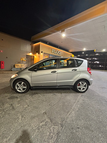 Mercedes-Benz A150 2 of 10