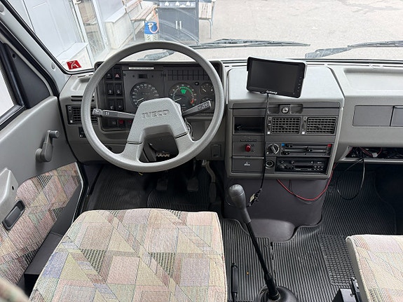 Nordic 595 Iveco / Fransk bädd! 6 bältade platser! Får köras på B-kort! Stor soffa! Alkov! 3 of 18