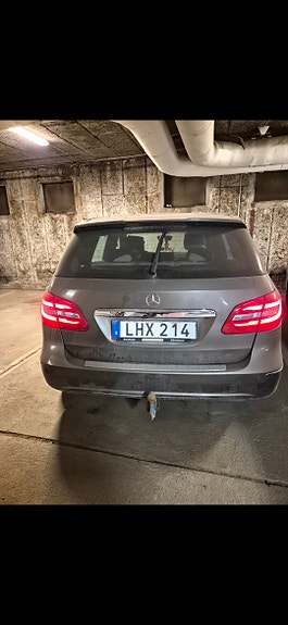 Mercedes-Benz B200 4 of 4