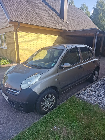 Nissan Micra 3 of 4