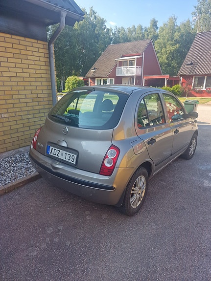 Nissan Micra 2 of 4