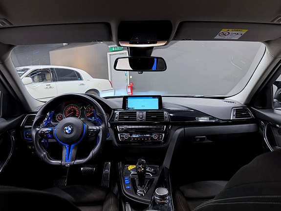 BMW 330e 2 of 22