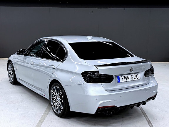 BMW 330e 22 of 22