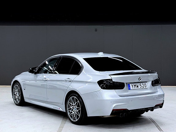 BMW 330e 3 of 22
