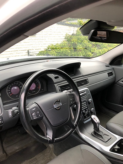 Volvo V70 16 of 21