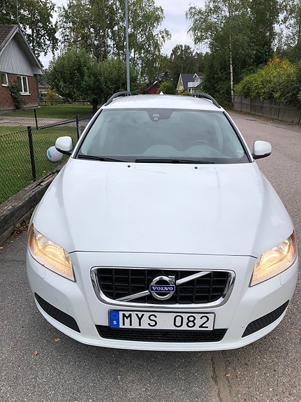 Volvo V70 11 of 21