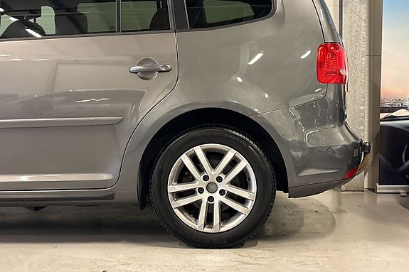 Volkswagen Touran 6 of 26