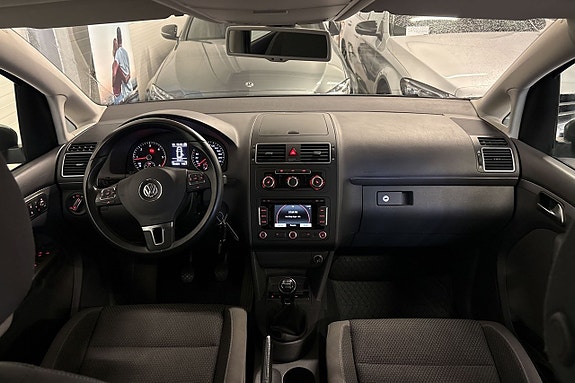 Volkswagen Touran 17 of 26