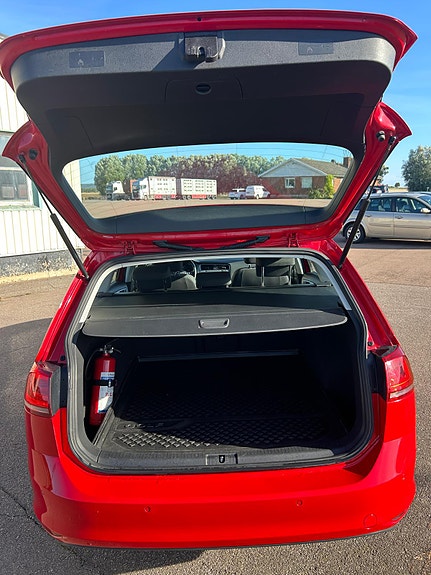 Volkswagen Golf VII 5 of 9