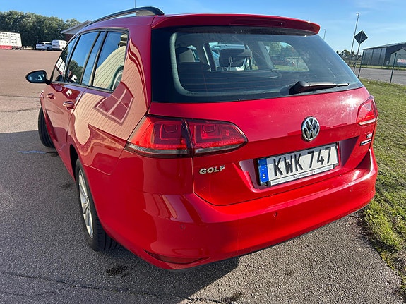 Volkswagen Golf VII 2 of 9