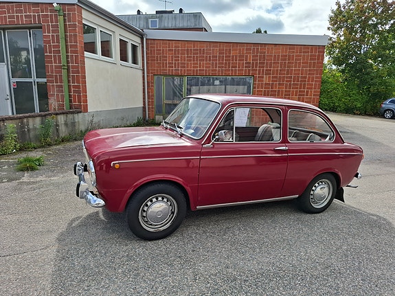 Fiat 850 2 of 8