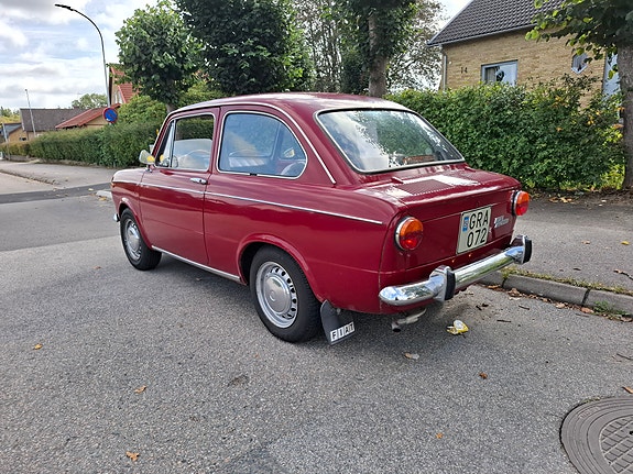 Fiat 850 3 of 8