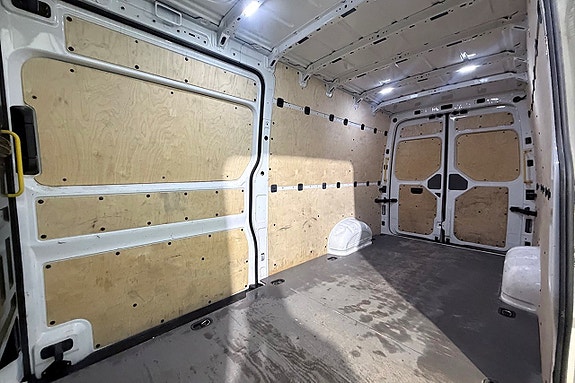 Volkswagen Crafter 35 11 of 30