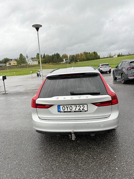 Volvo V90 2 of 6