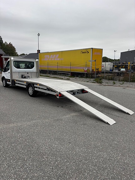 Ford Transit 13 of 18