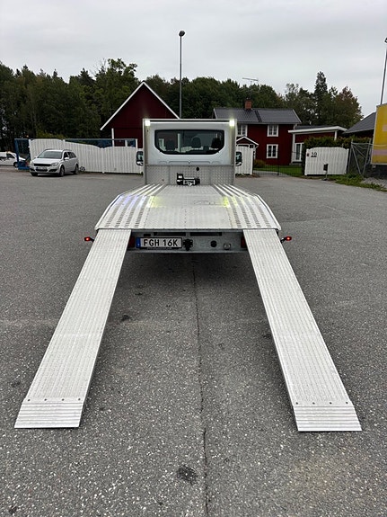 Ford Transit 14 of 18