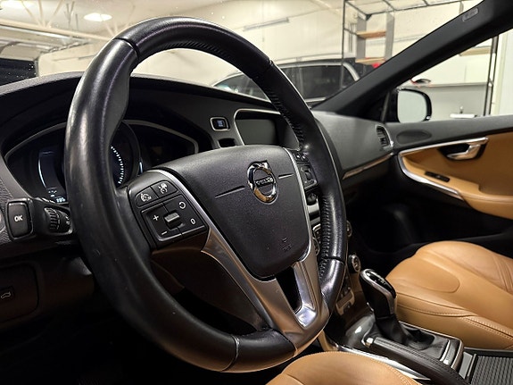 Volvo V40 Cross Country 4 of 24