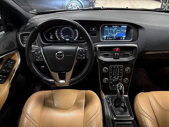 Volvo V40 Cross Country 12 of 24