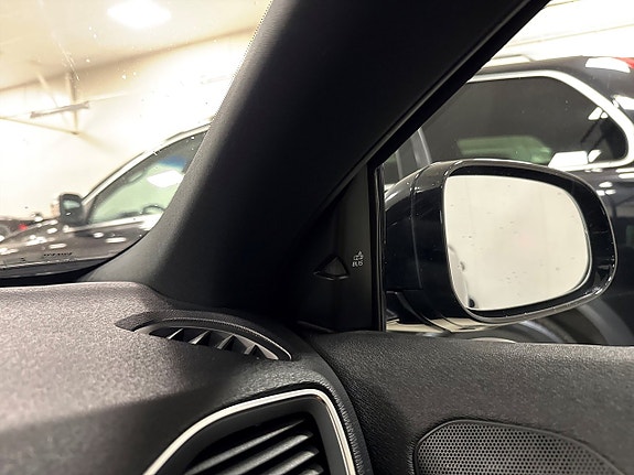 Volvo V40 Cross Country 24 of 24