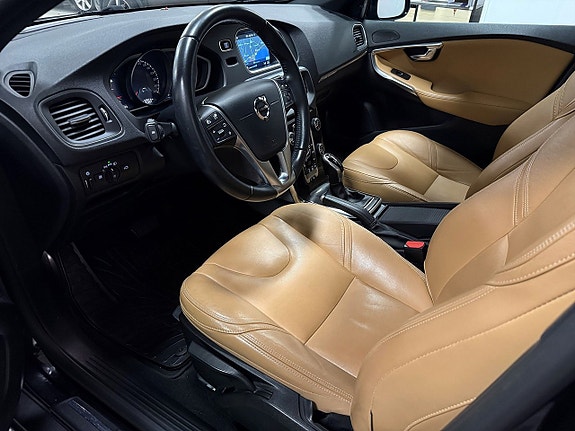 Volvo V40 Cross Country 7 of 24