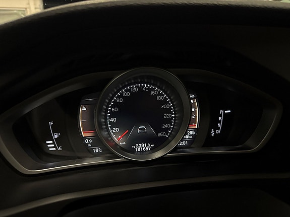 Volvo V40 Cross Country 3 of 24