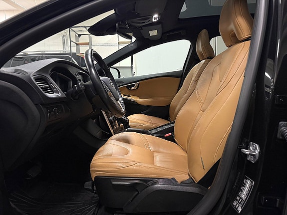Volvo V40 Cross Country 5 of 24