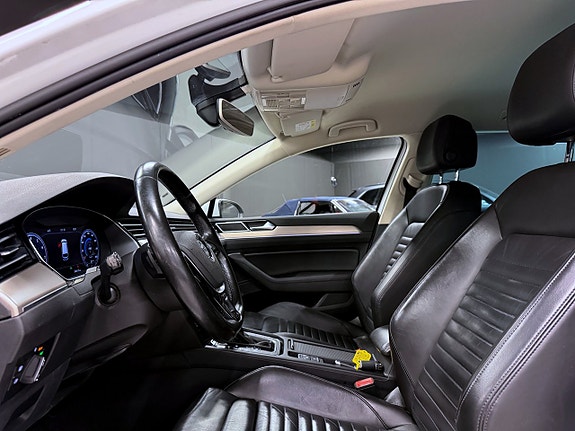 Volkswagen Passat 21 of 22