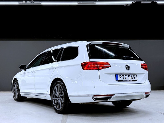 Volkswagen Passat 6 of 22