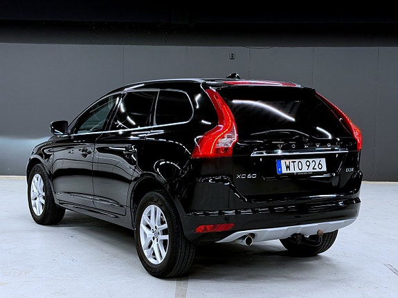 Volvo XC60 3 of 17