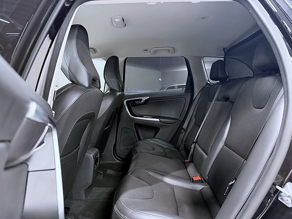 Volvo XC60 13 of 17