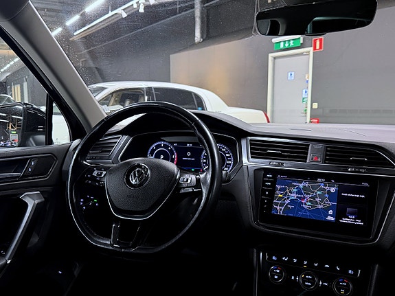 Volkswagen Tiguan 6 of 24