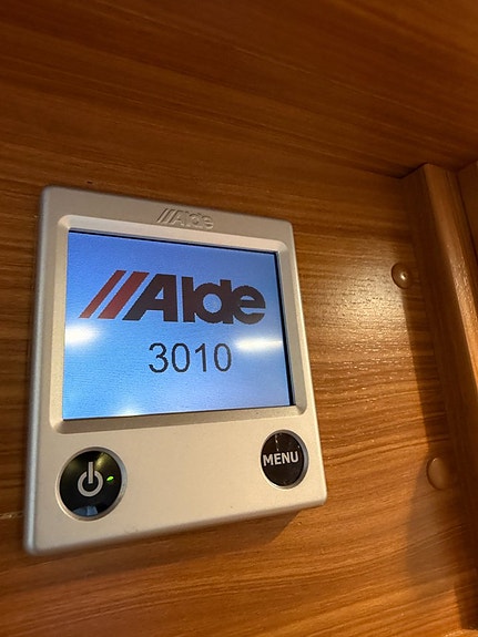 Dethleffs Globetrotter XLi 7850 (3.0 180HK) Långbädd! ALDE! AC i bodel! Micro! Vinteranpassad! 21 of 25