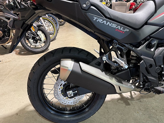 Honda XL750 Transalp 10 of 12