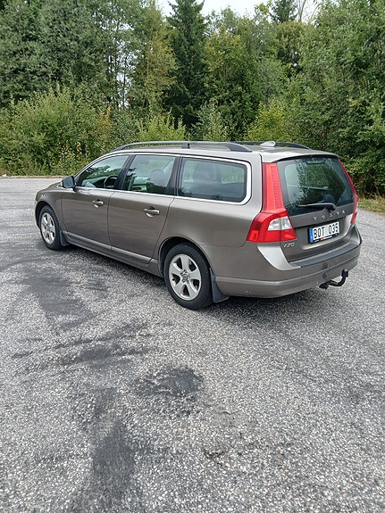 Volvo V70 5 of 9