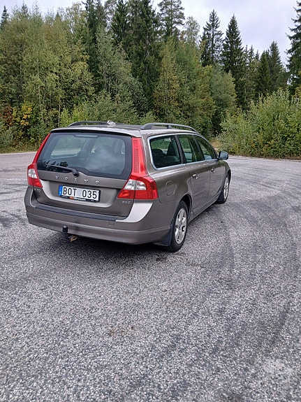Volvo V70 4 of 9