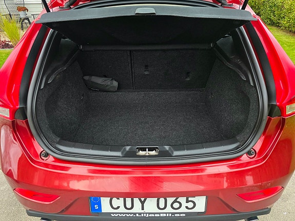 Volvo V40 15 of 30