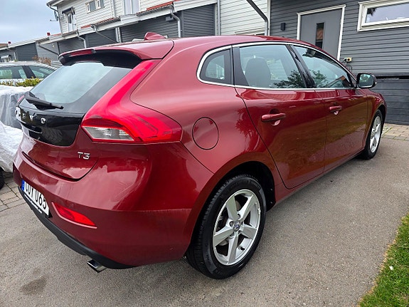 Volvo V40 5 of 30
