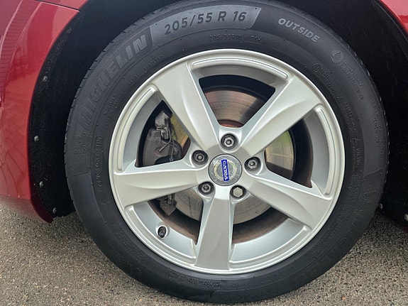Volvo V40 28 of 30