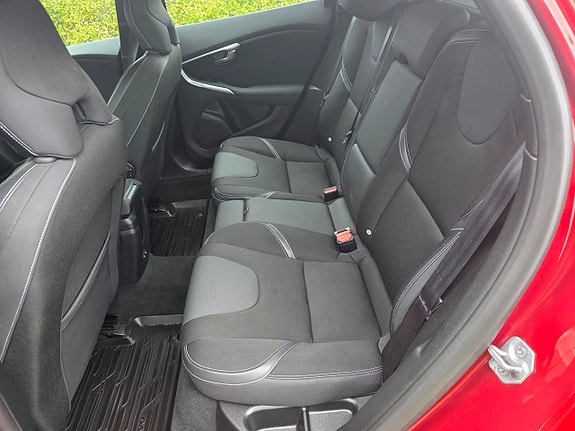 Volvo V40 16 of 30