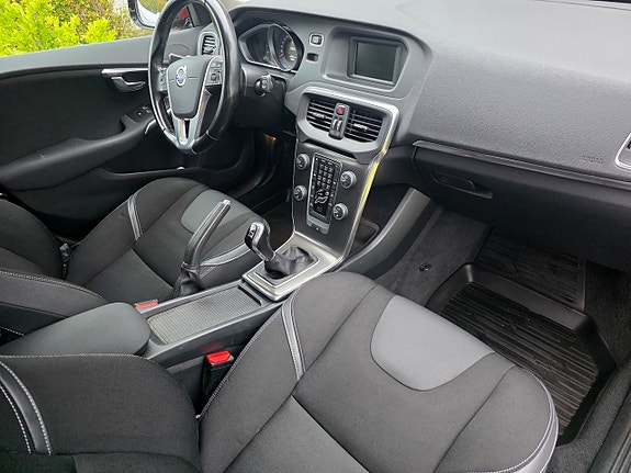 Volvo V40 11 of 30