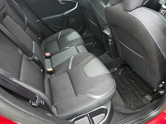 Volvo V40 14 of 30
