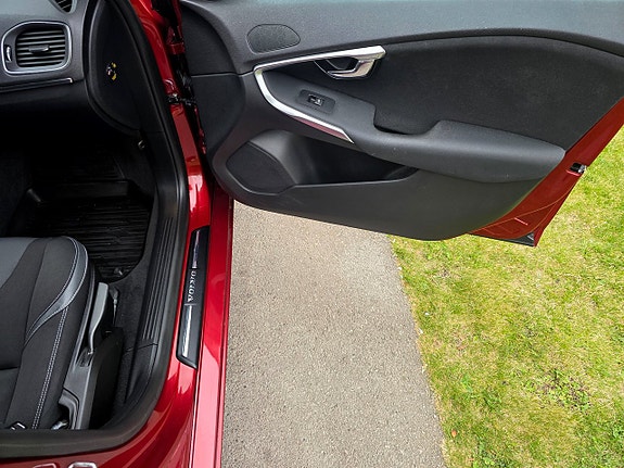 Volvo V40 25 of 30