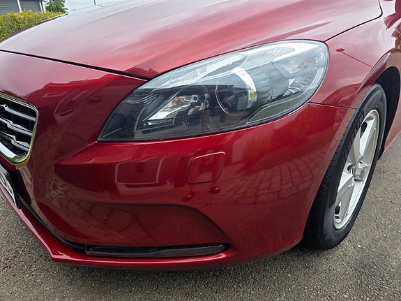 Volvo V40 10 of 30