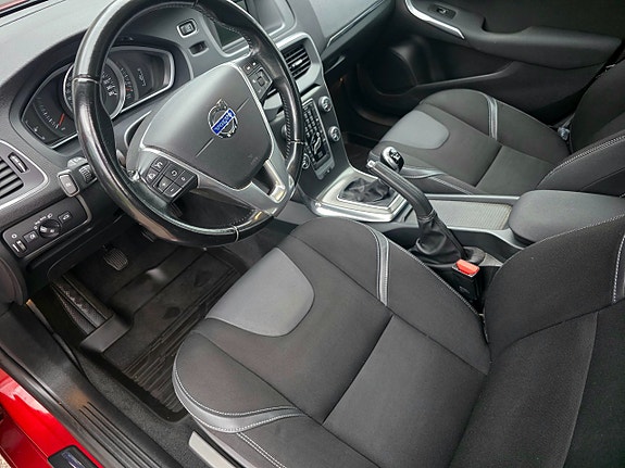 Volvo V40 19 of 30