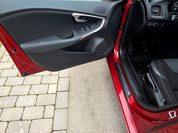Volvo V40 22 of 30
