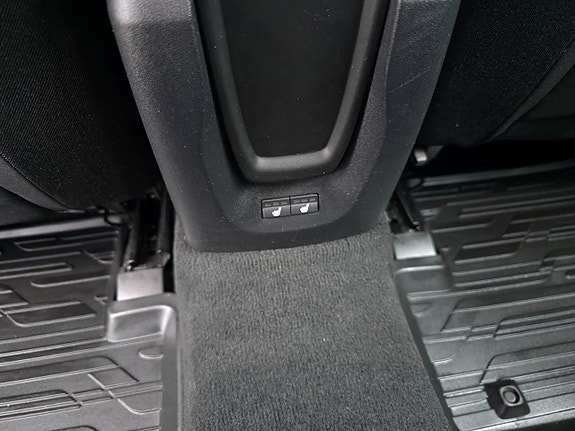 Volvo V40 17 of 30