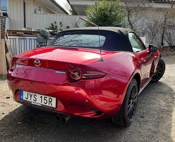 Mazda MX-5 4 of 5